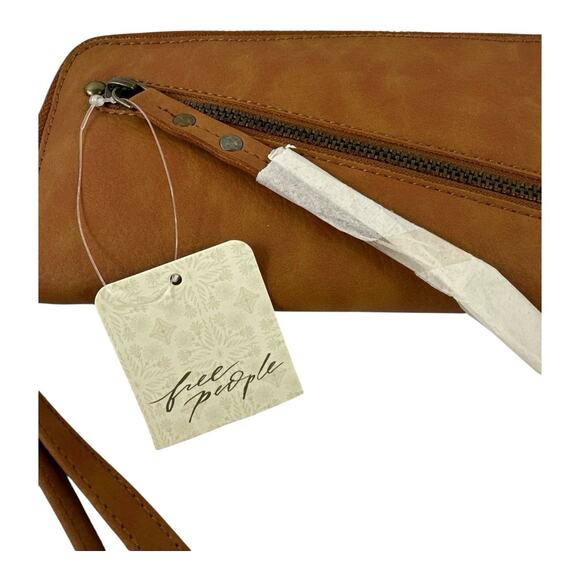 FREE PEOPLE Wallet Bifold Wristlet Zip Up Card Organizer Vegan Leather Tan Brown - Picture 2 of 6